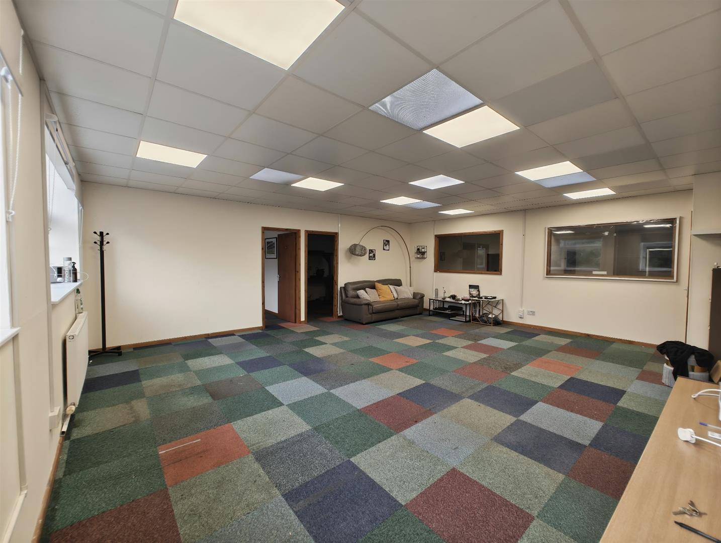 Unit 30, Chadkirk Business Park, photo 2